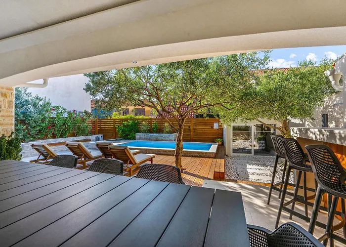 Feriehus Lovely In Murter